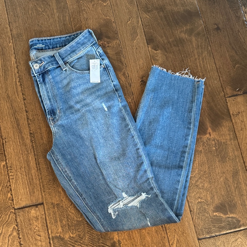 NWT New! Old Navy Women's Blue Distressed Jeans High Rise Wow Straight Leg
